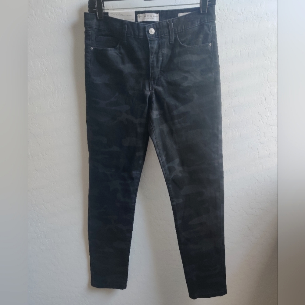 🆕 Social Standard by Sanctuary Cotton Prosperity Camo Ankle Skinny Pants_4
